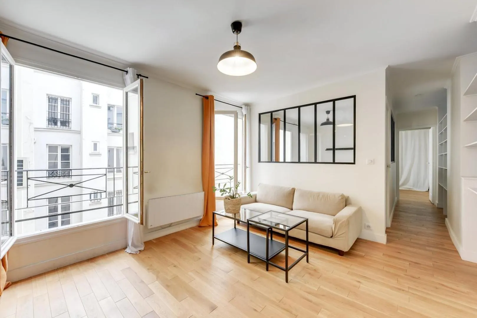 604 Lizzy - Superbe A * Paris